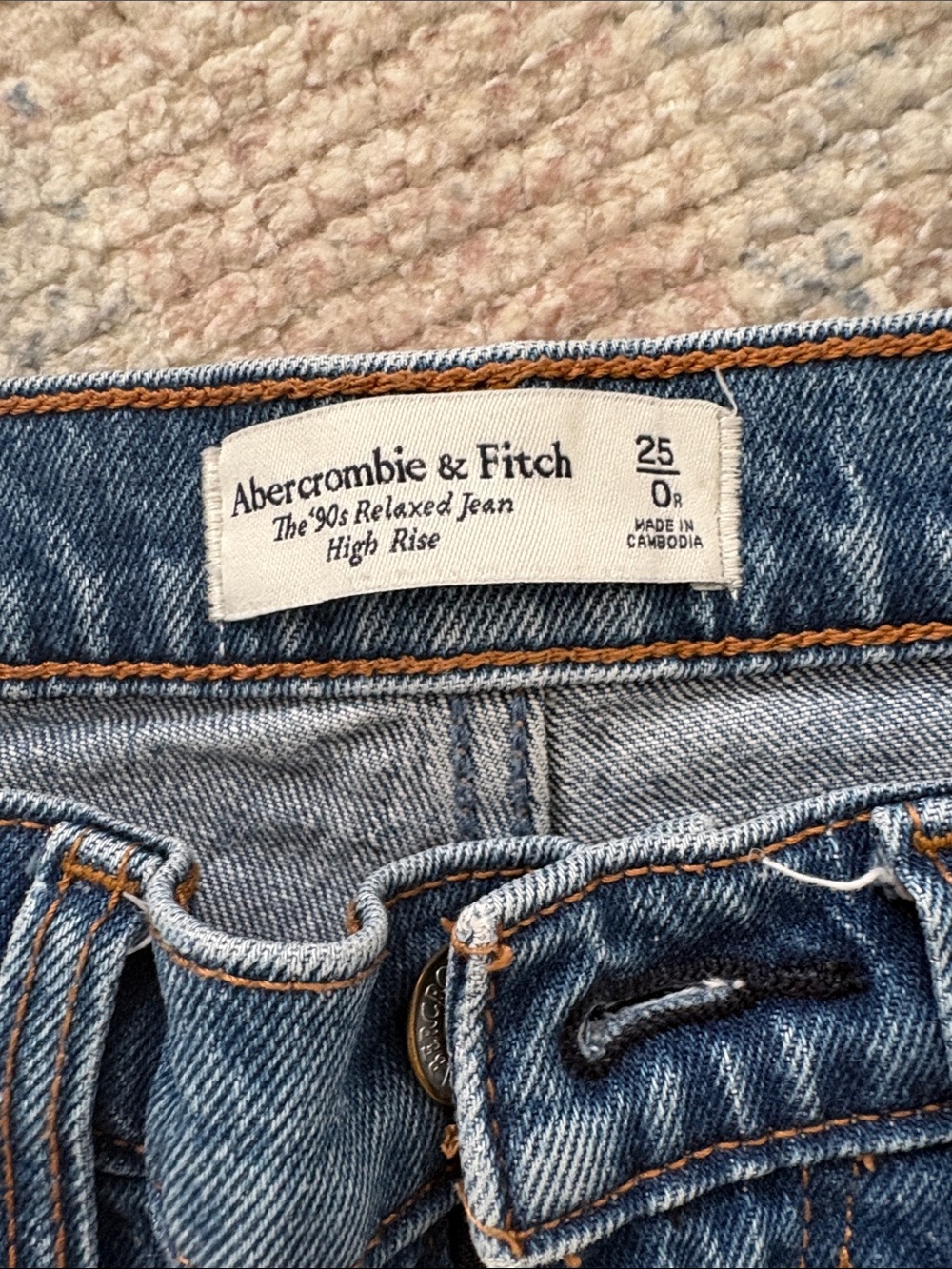 Abercrombie & Fitch High-Rise Relaxed Jeans - Light Blue Denim